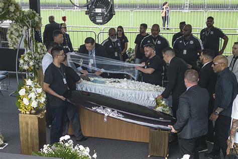 Jan 3, 2023 · The funeral cortege ended at the port city's Memorial Cemetery, where a Catholic funeral service was held before Pele is interred in a 10-storey mausoleum that holds the Guinness World Record as ... 